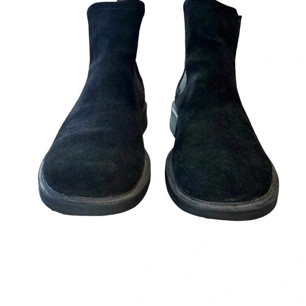 *Men’s Skechers Collection Size 10 Medium Black Suede Pull On Chukka Boots